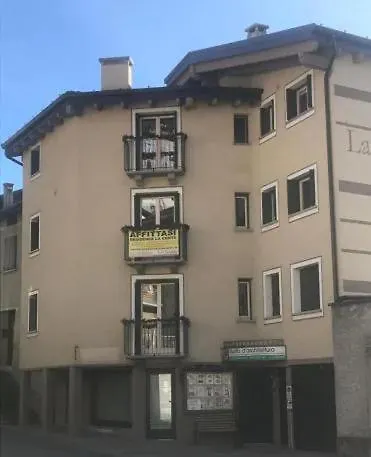 Residence La Corte Vezza dʼOglio Aparthotel