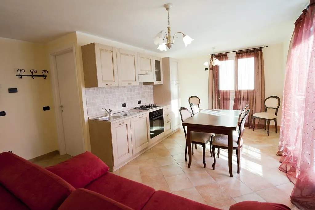 Residence La Corte Vezza dʼOglio Aparthotel
