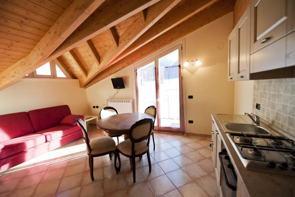 Residence La Corte Vezza dʼOglio